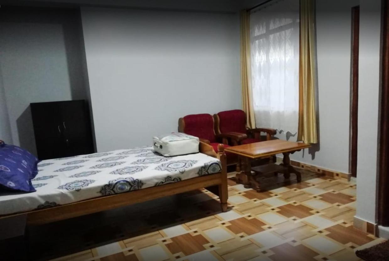 Breiancy Holiday Inn Cherrapunji Esterno foto