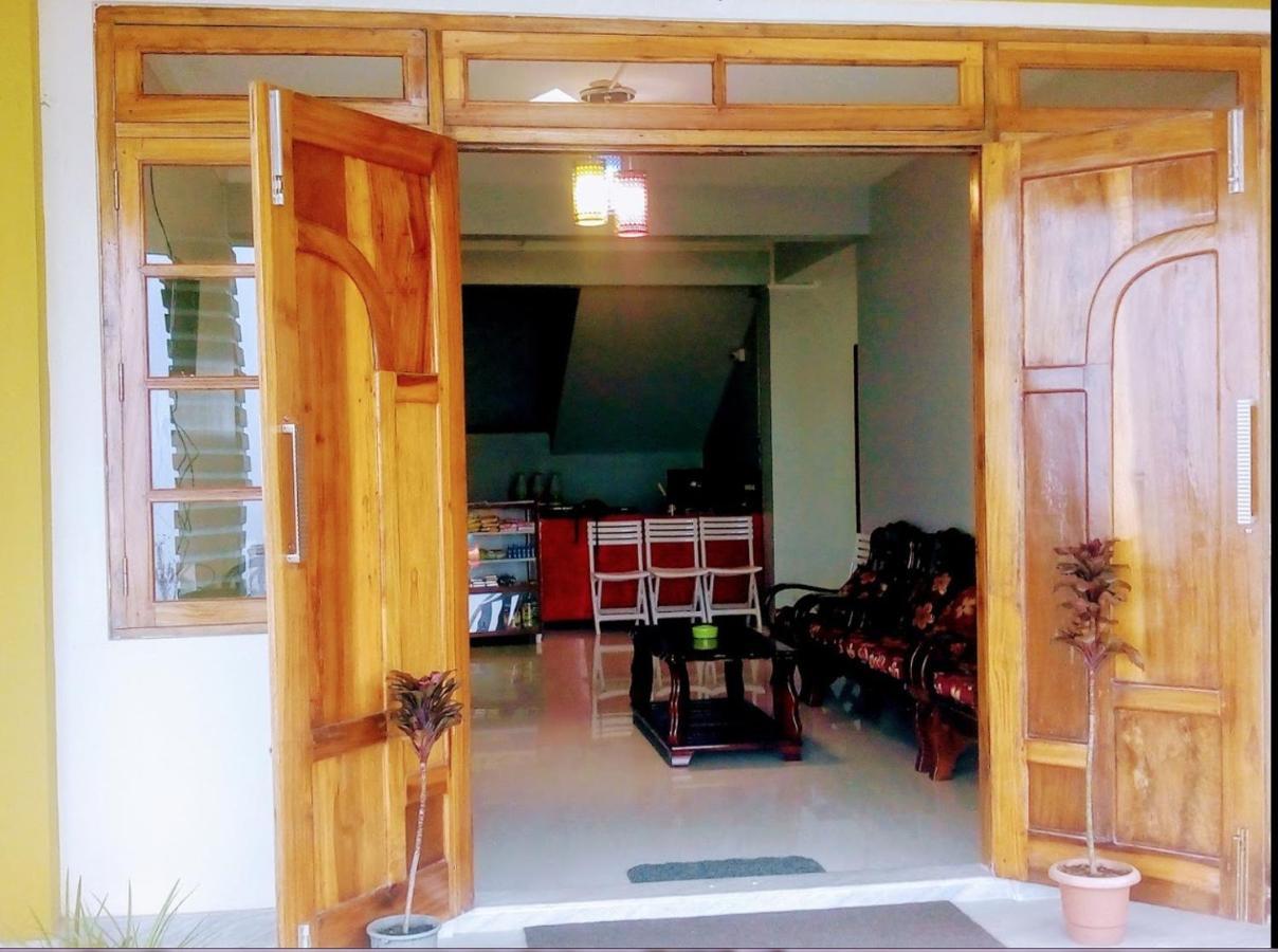 Breiancy Holiday Inn Cherrapunji Esterno foto